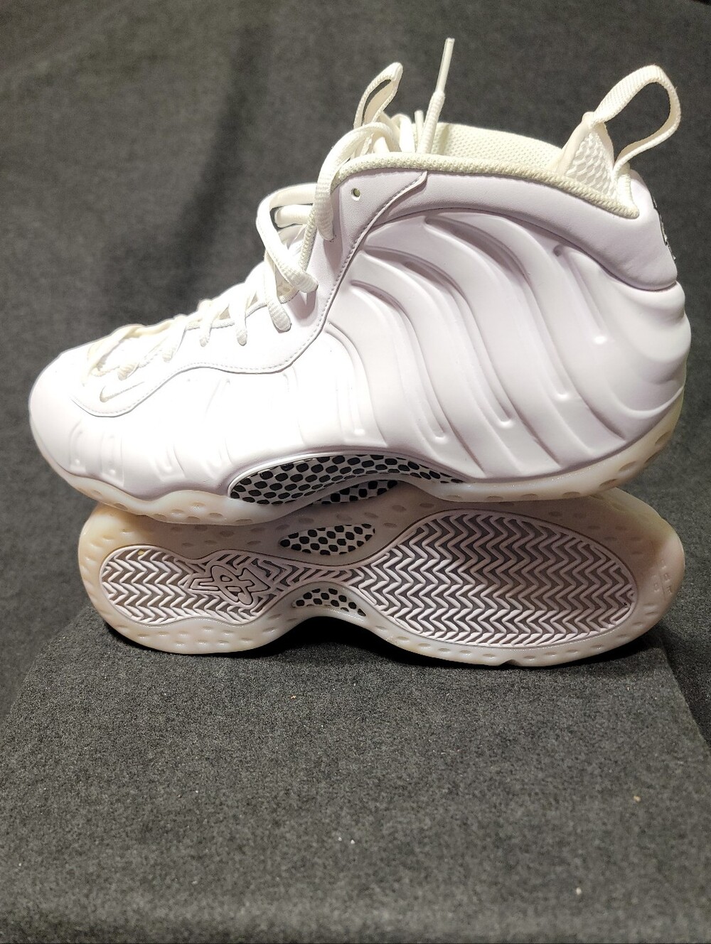 Nike Air Foamposite One "Triple White"